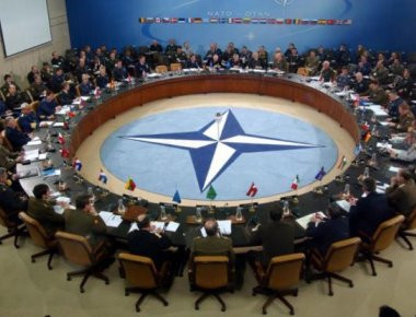 NATO: Οι ευρωπαίοι σύμμαχοι αύξησαν τις αμυντικές τους δαπάνες κατά 10 δισ. δολάρια το 2016